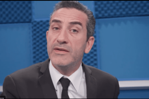 Si toglie la vita dopo servizio delle Iene, niente scuse dopo la gogna: “Altre vittime di catfishing”