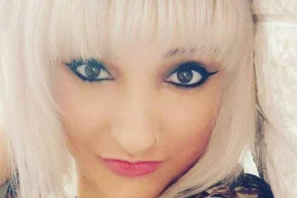 Alice Neri, il mistero della mamma 32enne di Modena: morta carbonizzata nel bagagliaio della sua auto Alice Neri, il mistero della mamma 32enne di Modena: morta carbonizzata nel bagagliaio della sua auto