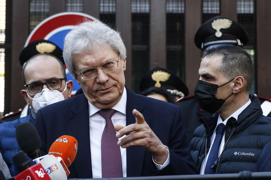 L’ambasciatore russo Razov accusa Roma: “Non escludo l’invio di militari italiani in Ucraina”, poi ritratta