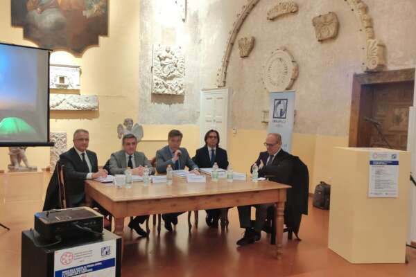 Banche e territorio, a Nola la ricetta di Unagraco e Commercialisti: “Dalla crisi si esce con la fiducia”