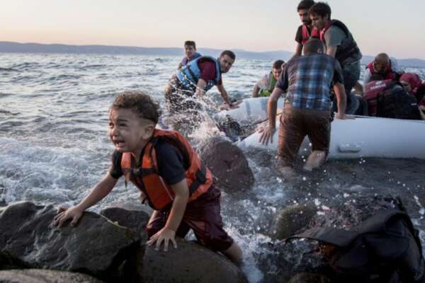 Il governo italiano resiste all’assalto dei bambini come Diaz respinse gli asburgici Il governo italiano resiste all’assalto dei bambini come Diaz respinse gli asburgici