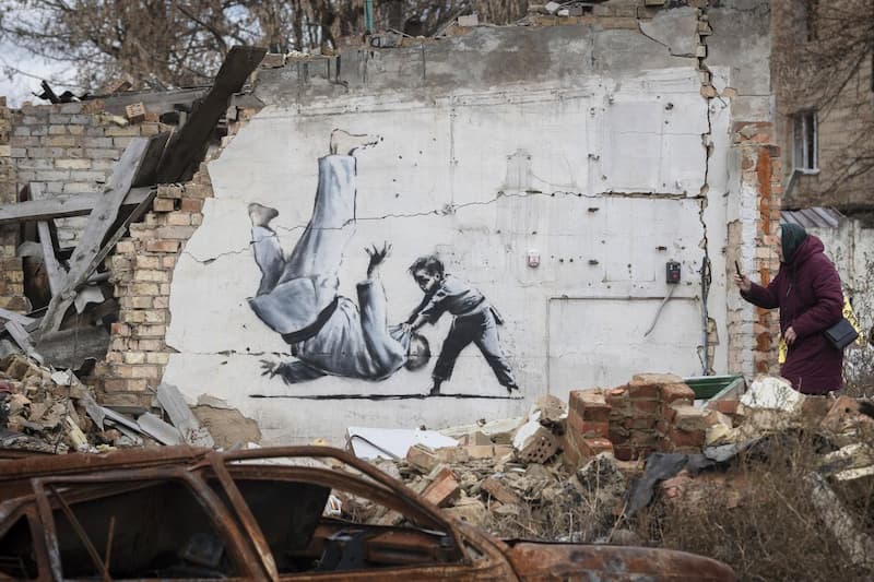 KUSTOM ART Quadro In Legno Stile Vintage 25x18cm - Banksy Opere Ucraina - Stampa Su MDF - Fatto In Italia