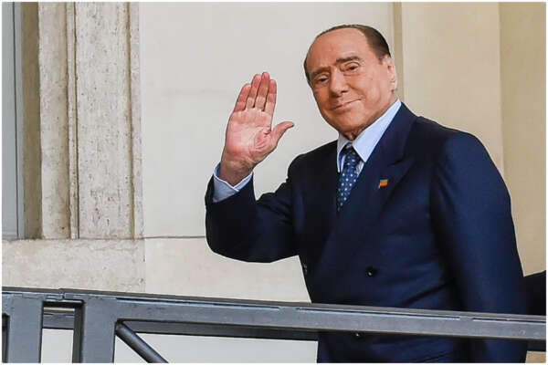 Berlusconi verso le dimissioni dal San Raffaele, Confalonieri: “Il mio amico sta meglio”