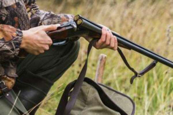 Cacciatore morto nel bosco in Trentino, perizia esclude il suicidio di Massimiliano Lucietti: si infittisce il giallo