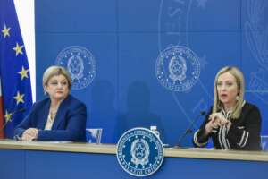 Flop Meloni anche su Opzione Donna, retromarcia del governo sulla norma legata ai figli e a rischio incostituzionalità