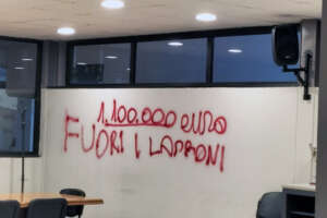 Il maxidebito, il writer e le indagini: la spy story spacca in due gli avvocati napoletani