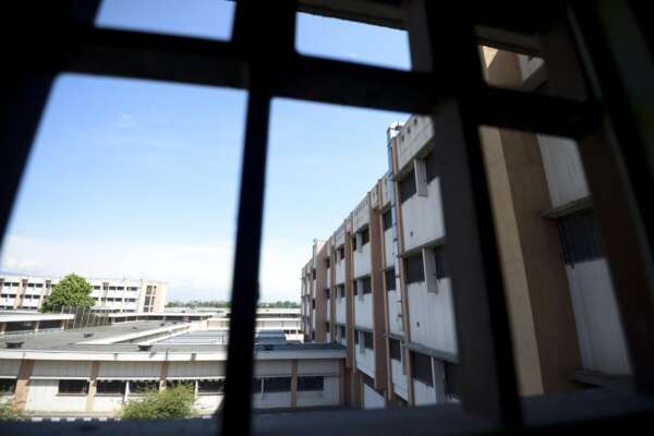 Torturato e violentato dai compagni di cella al Beccaria, il dramma di un 16enne