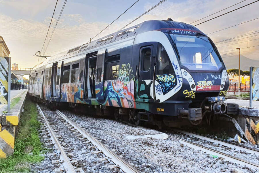 Circumvesuviana, il sindaco di Sorrento insorge: “È un’emergenza, si passi ai fatti”