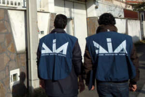 Camorra, nuovo arresto per il nipote di “Sandokan”: annunciò il suo ritorno con una telefonata anonima alla stampa