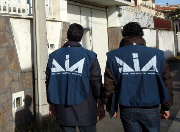 Camorra, nuovo arresto per il nipote di “Sandokan”: annunciò il suo ritorno con una telefonata anonima alla stampa