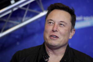 Elon Musk compra Twitter e licenzia quasi 4mila dipendenti: “Provvedimento necessario per andare avanti”