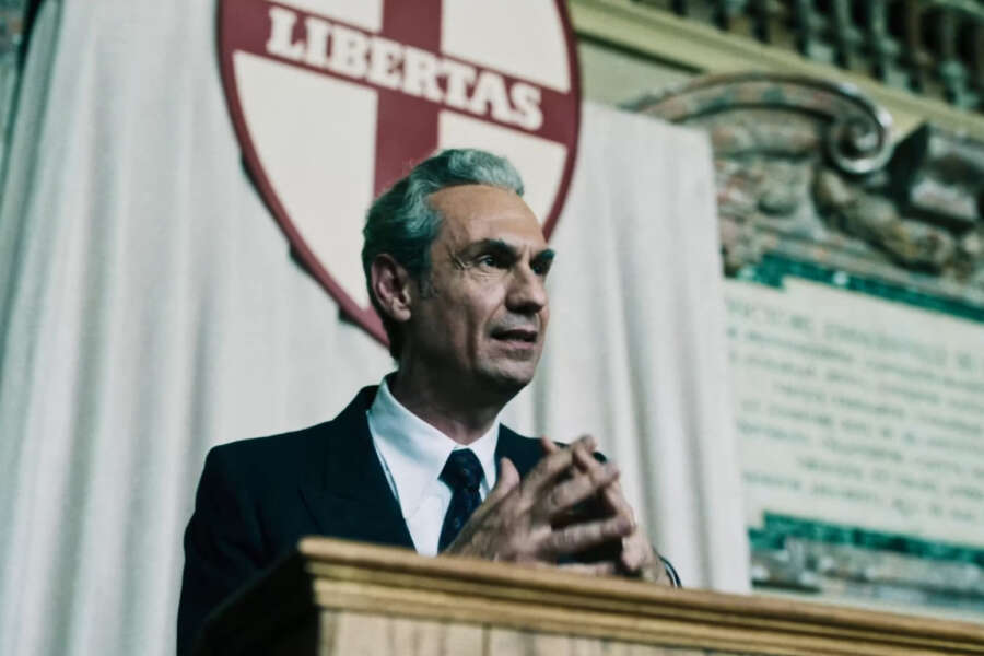 “Esterno notte” è un grande film, lo sguardo di Bellocchio resta unico