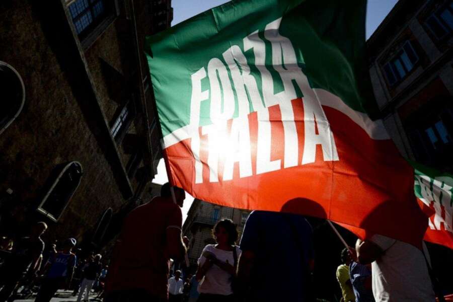 Da Forza Italia a Forse Italia, l’ultimo tornante del partito di Berlusconi in Campania