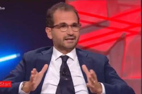 “Non c’è prova che senza vaccini saremmo stati peggio”, è bufera sul sottosegretario alla Salute Gemmato