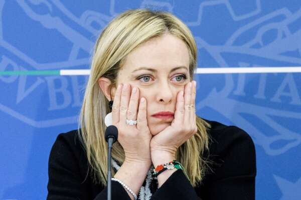 Pensioni, cuneo fiscale e reddito di cittadinanza: i nodi della prima legge di bilancio del Governo Meloni Pensioni, cuneo fiscale e reddito di cittadinanza: i nodi della prima legge di bilancio del Governo Meloni