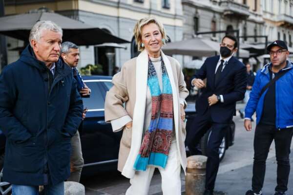 Letizia Moratti si candida con Calenda e Renzi in Lombardia: il Pd esclude il ticket con Carlo Cottarelli