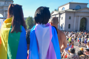 Essere asessuali, Paola e Alex raccontano la loro coppia: “Non siamo contro natura, l’amore è più importante del sesso”