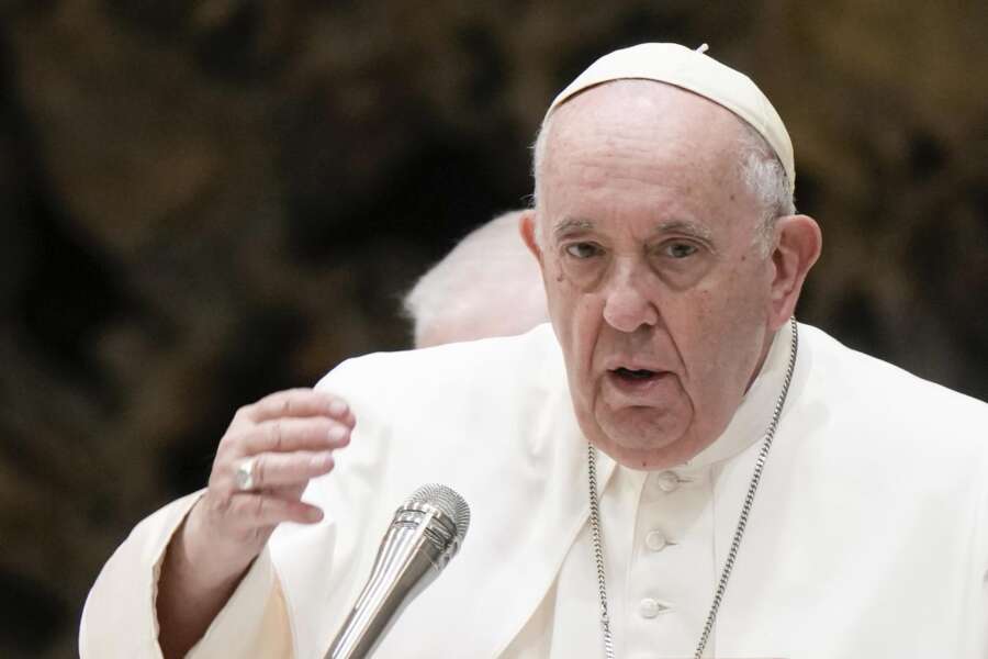 “Santa Sede disposta a mediare tra Ucraina e Russia”, le parole per la pace di Papa Francesco