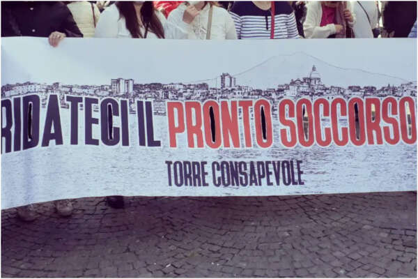 Area vesuviana senza ospedale, la protesta dei cittadini: “Ridateci la salute”