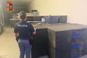 Rave Party di Modena, sequestrato l’impianto sonoro da 150mila euro: denunciati 14 organizzatori