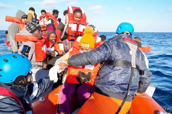 Italia pecora nera dell’Ue: si considera in guerra coi migranti ma la sta perdendo Italia pecora nera dell’Ue: si considera in guerra coi migranti ma la sta perdendo