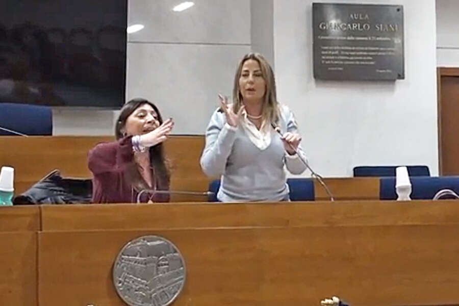 Fondi e dispersione scolastica, il dramma della Campania e la politica che litiga