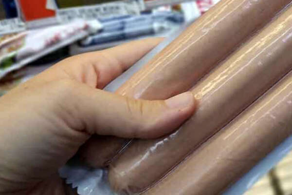 Wurstel ritirati dai supermercati in Campania dopo caso di salmonella di un bambino di 10 anni