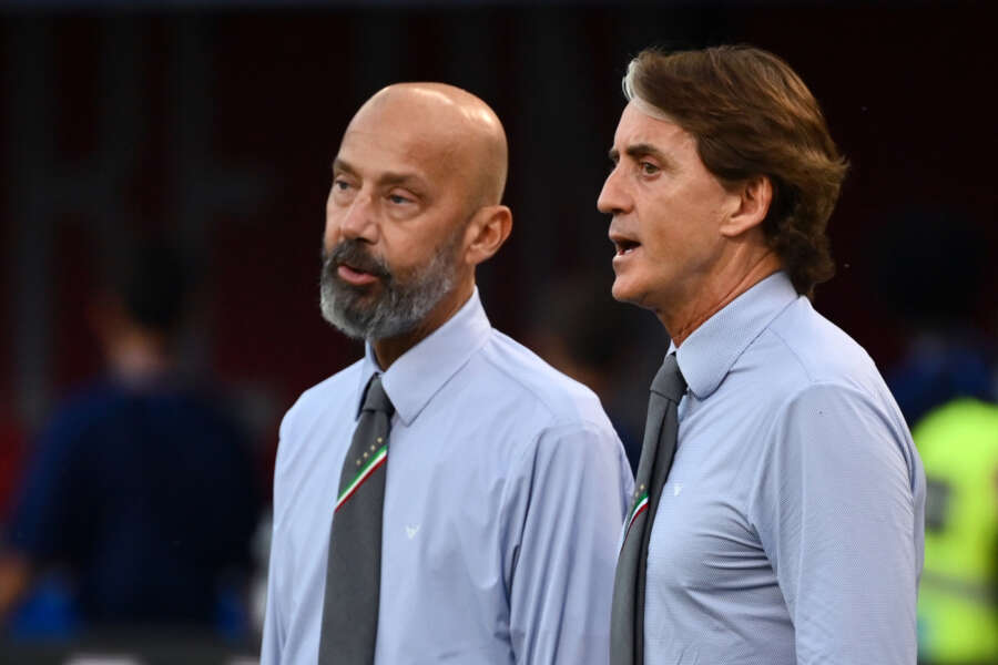 Foto Massimo Paolone/LaPresse 
4 giugno 2022 Bologna, Italia 
sport calcio 
Italia vs Germania – UEFA Nations League Lega A Gruppo 3 – stadio Renato Dall’Ara
Nella foto: Roberto Mancini (Italia) e Gianluca Vialli (Italia) osservano

Photo Massimo Paolone/LaPresse 
june 4, 2022 Bologna, Italy 
sport soccer 
Italy vs Germany – UEFA Nations League League A Group 3 – Renato Dall’Ara stadium
In the pic: Roberto Mancini (Italia) and Gianluca Vialli (Italia) look on