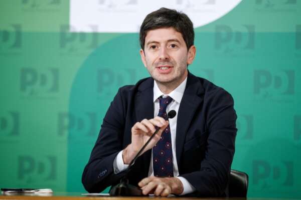 Intervista a Roberto Speranza: “La trovata peggiore del governo Meloni è l’autonomia differenziata”