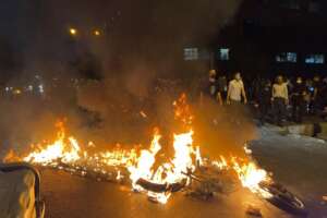 Teheran, pugno di ferro del regime: “Rivoltosi dritti al patibolo”