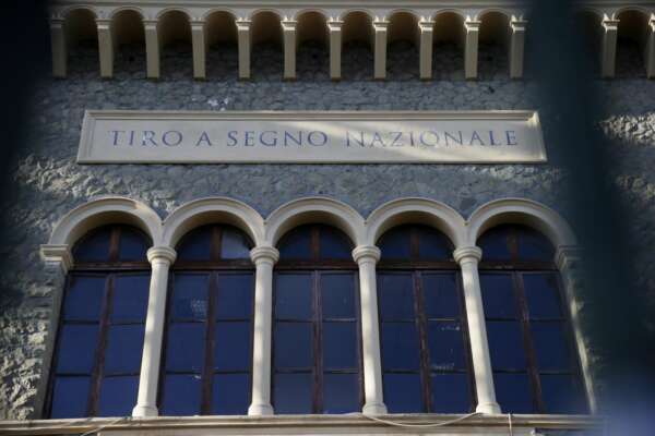 La strage di Fidene e le porte aperte nel poligono di Tor di Quinto: killer via con pistola e munizioni