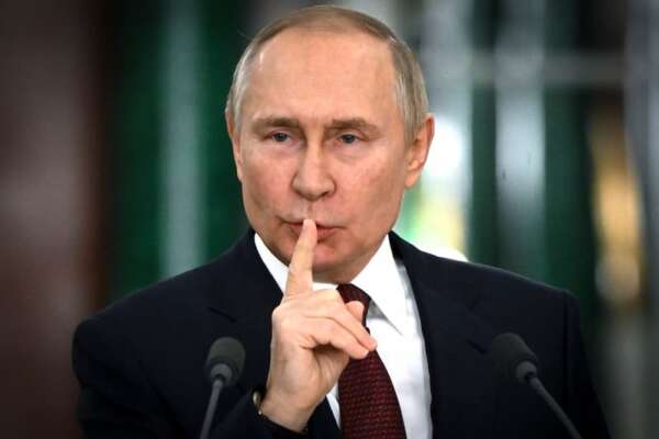 Putin denunciato, ha parlato di “guerra” in Ucraina: parola illegale dopo la sua legge sulla censura