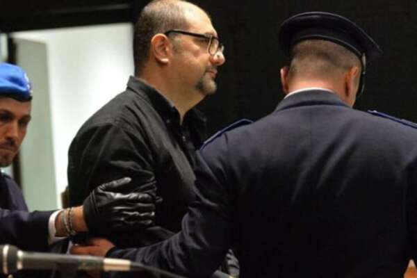 L’anarchico Cospito condannato a morte, il tribunale conferma il 41bis L’anarchico Cospito condannato a morte, il tribunale conferma il 41bis