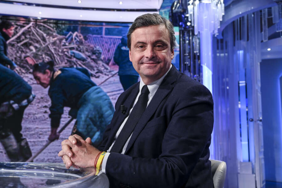 Carlo Calenda fa il professore e vuole dare lezioni di opposizione a tutti…