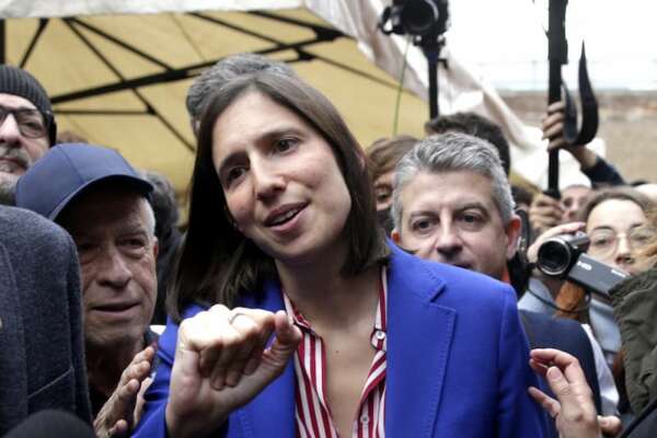 Chi è Elly Schlein, l’anti-Meloni “astro nascente della sinistra italiana”: da Occupy Pd alla candidatura alle primarie