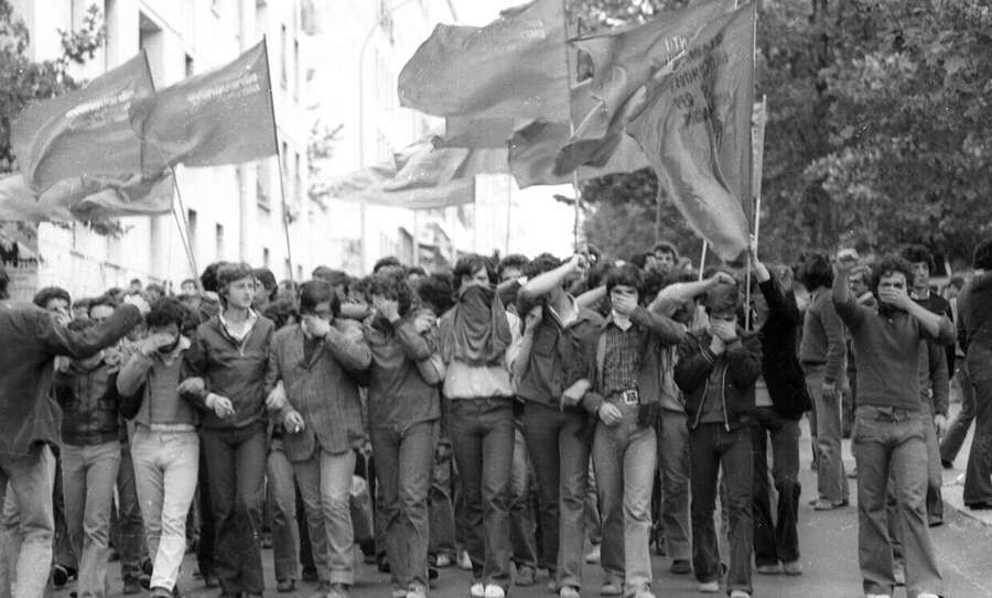 La storia di Lotta Continua e dei figli di Sofri: il sogno rivoluzione e la chiusura ‘grazie’ alle donne