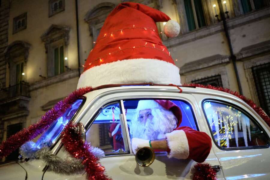 Psicologia sociale del Natale: quando non è vero che siamo tutti più buoni
