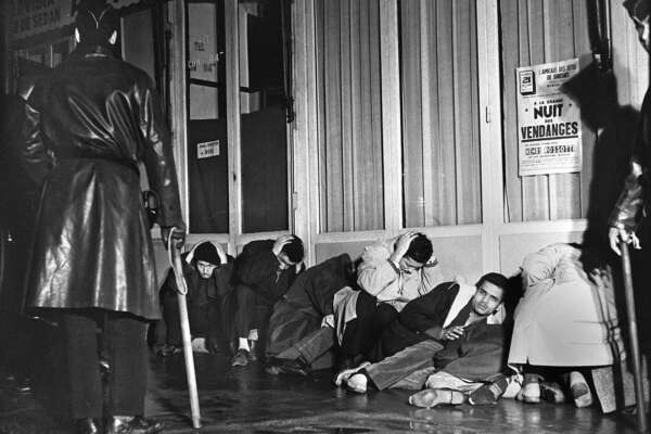 La strage negata di Parigi del 1962, quando la polizia francese uccise e gettò nella Senna centinaia di algerini