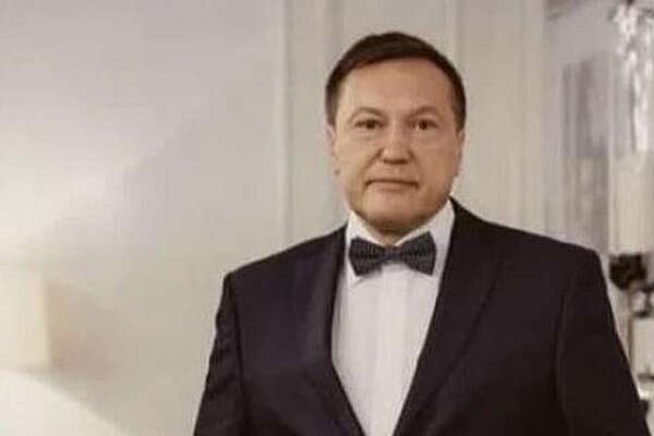 Deputato russo cade dal terzo piano dell’hotel, Pavel Antov muore in India: “Aveva criticato Putin”