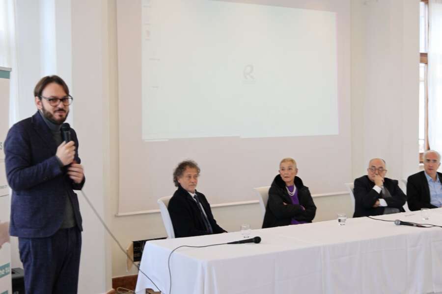 Tumori cerebrali, Premiati giovani impegnati nella ricerca: “Presto un centro di eccellenza in Campania”