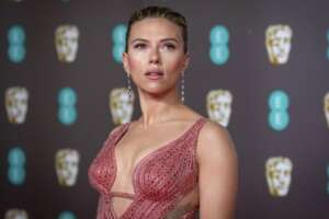 Scarlett Johansson nella trappola della sessualizzazione: “Formata per essere un’attrice-bomba sexy, non riuscivo a uscirne”