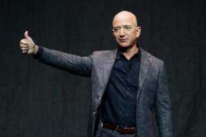 Amazon come Meta e Twitter, anche Bezoz ‘taglia’ 18mila dipendenti: i licenziamenti sono più del previsto