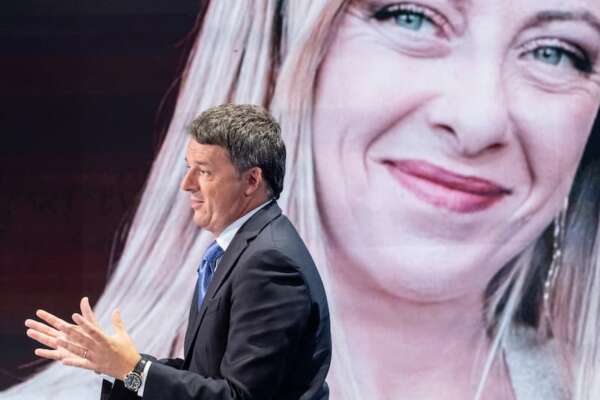 Renzi: “Il governo Meloni non supera il 2024, Bonaccini vincerà a mani basse le primarie Pd”