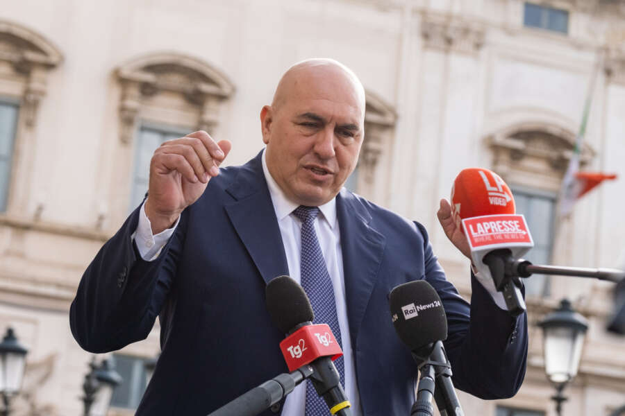 Mille poltrone da assegnare, parte la grande abbuffata di Fratelli d’Italia: perciò volevano cacciare Draghi