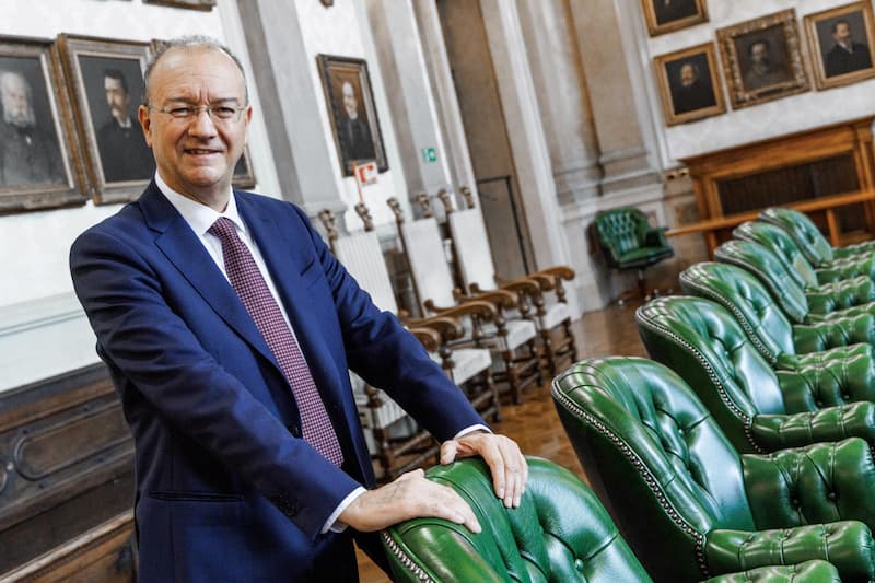 “Per gli alunni difficili un tutor in classe, sarà pagato di più”: la soluzione del ministro Valditara