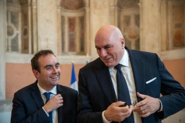 “Terza Guerra Mondiale se russi arrivano a Kiev”: il ministro Crosetto annuncia nuovi aiuti militari all’Ucraina