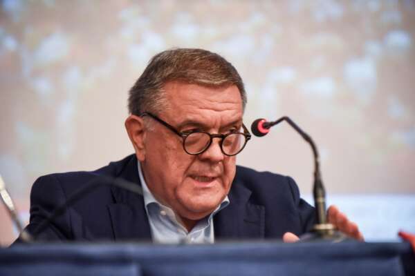 Perché Panzeri si è pentito: ha accettato di dire ai magistrati quello che vogliono lui dica… Perché Panzeri si è pentito: ha accettato di dire ai magistrati quello che vogliono lui dica…