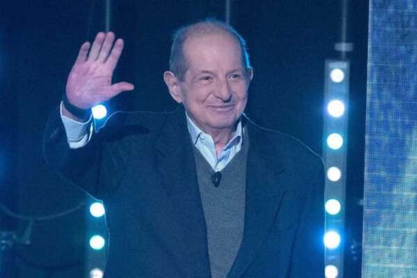 Giancarlo Magalli torna in tv: “Ha avuto un tumore, qualcuno si aspettava non mi rimettessi in piedi”