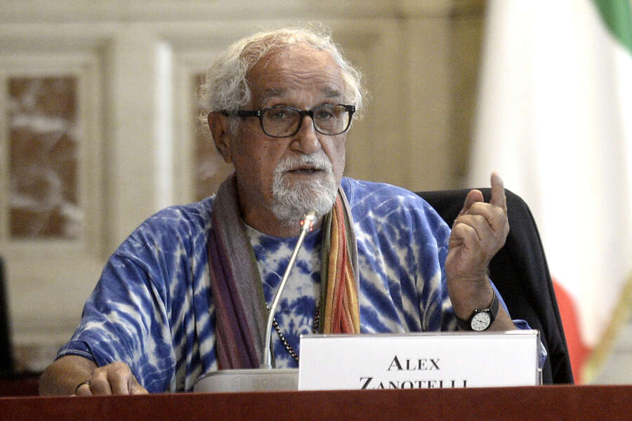 Intervista a padre Alex Zanotelli: “Governo Meloni ispirato al suprematismo bianco”