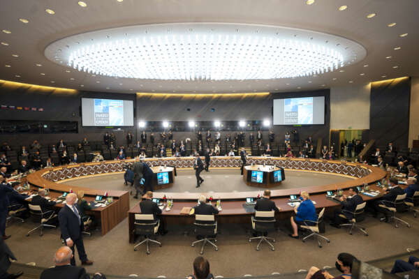 Qatargate, le zone grigie e la criminalizzazione generalizzata della cooperazione internazionale